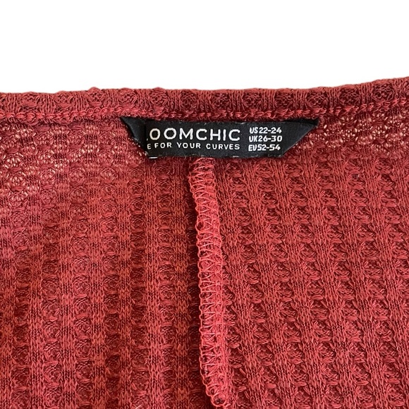 Bloomchic Red Cross Front Long Sleeve Top - Size 24 - Picture 2 of 2